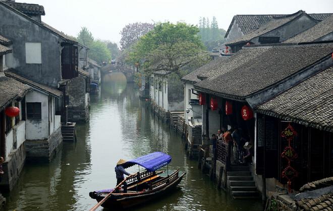 小球进黑洞